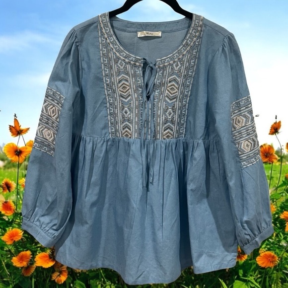 NWOT Andree by Unit Baby Blue Aztec Embroidered Babydoll Peasant Blouse Size S/M - Picture 1 of 10